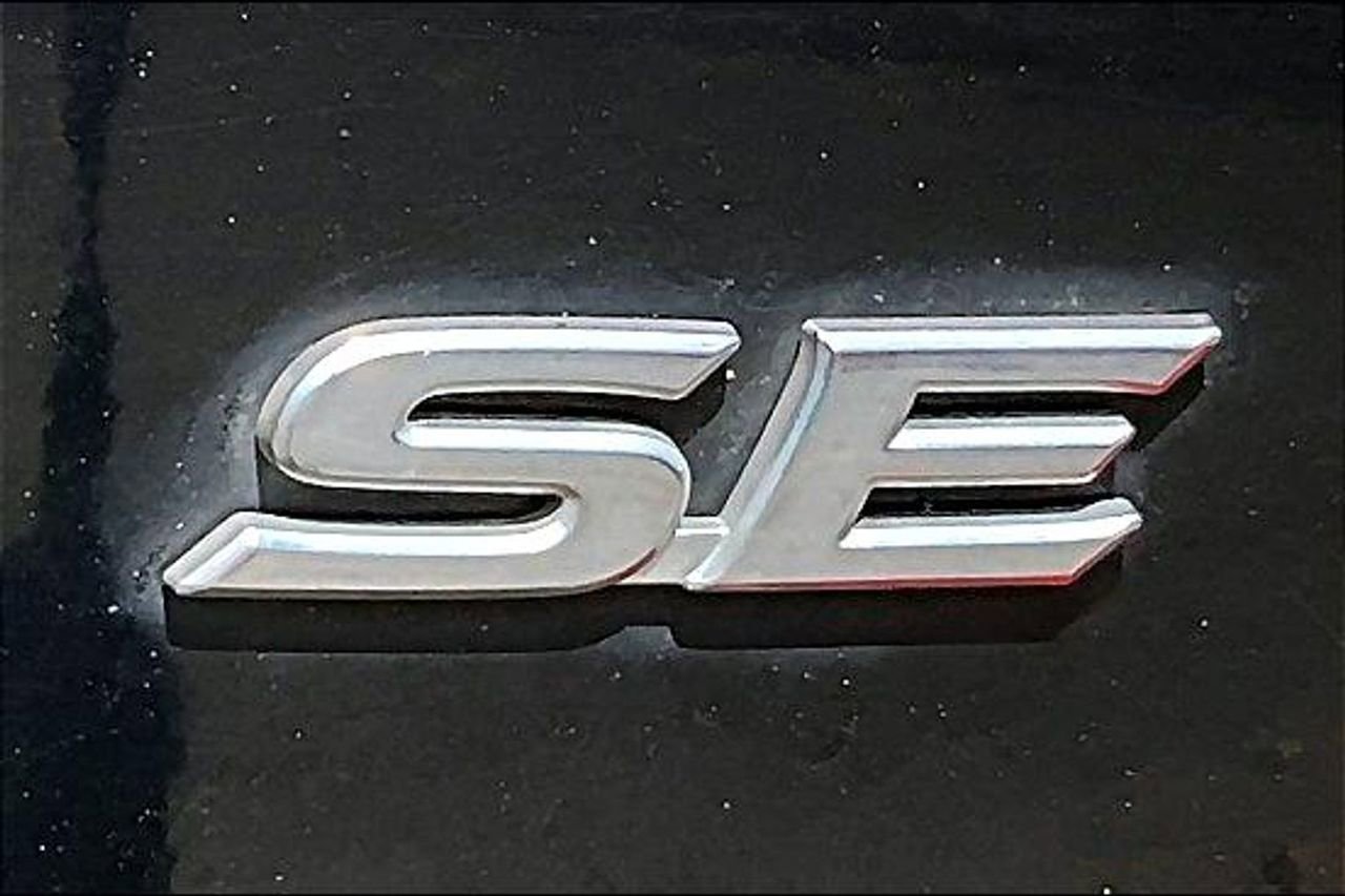 Used 2013 Toyota Camry SE FWD image 20
