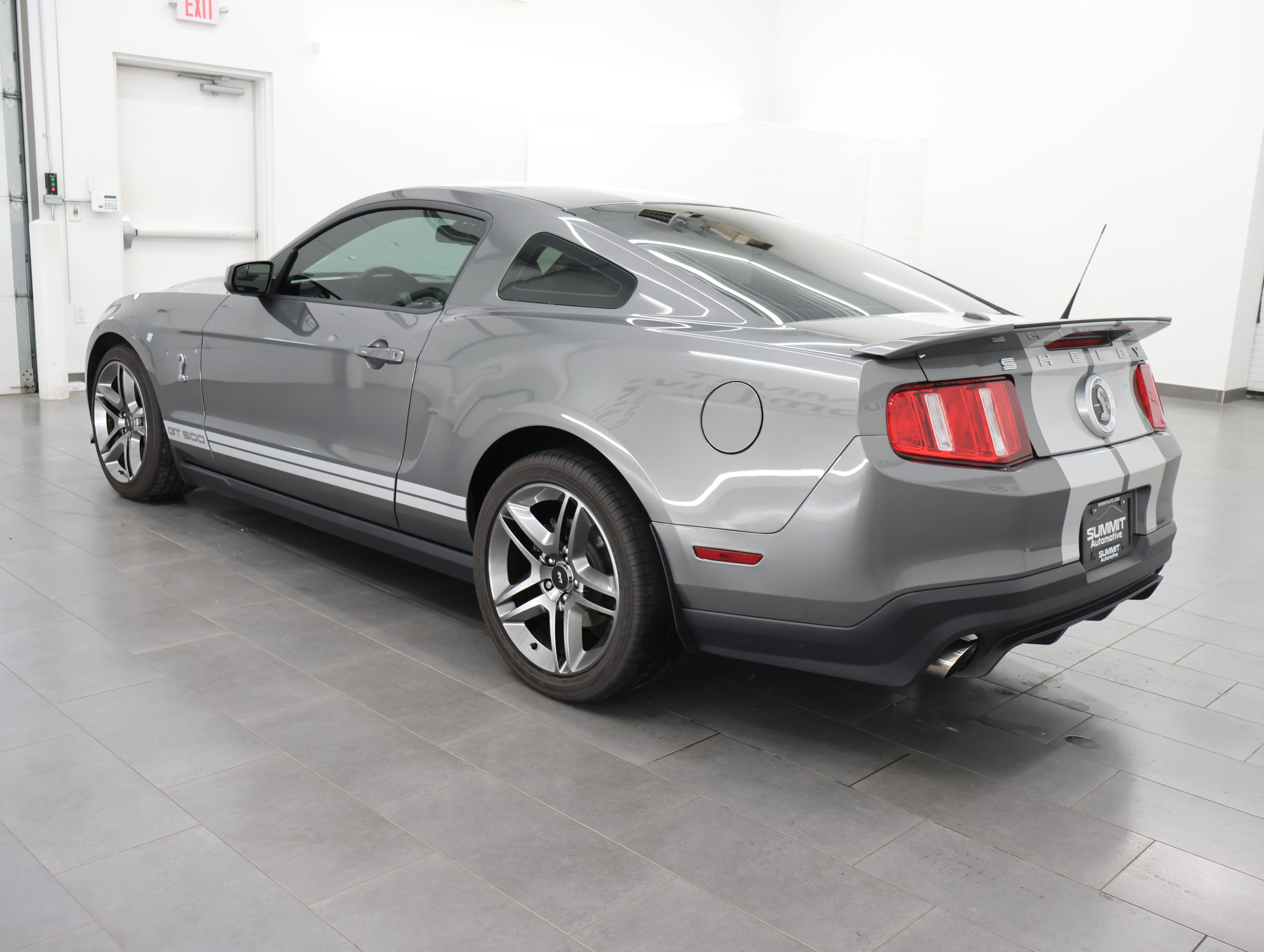 Used 2011 Ford Mustang Shelby GT500 RWD image 6