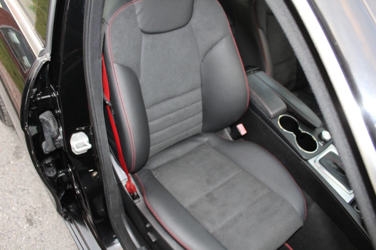 Used 2013 Mercedes-Benz C 300 4MATIC Sedan image 18