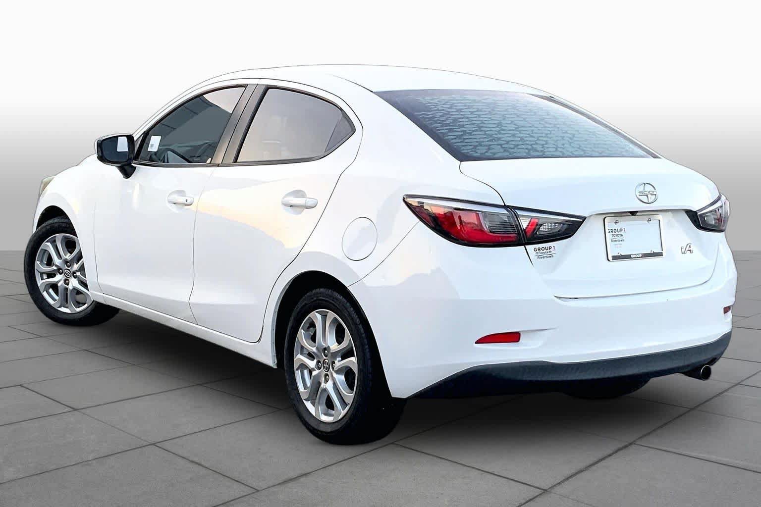 Used 2016 Scion iA FWD image 10