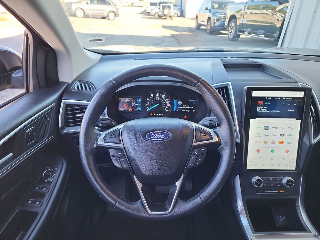 Used 2024 Ford Edge Titanium image 19