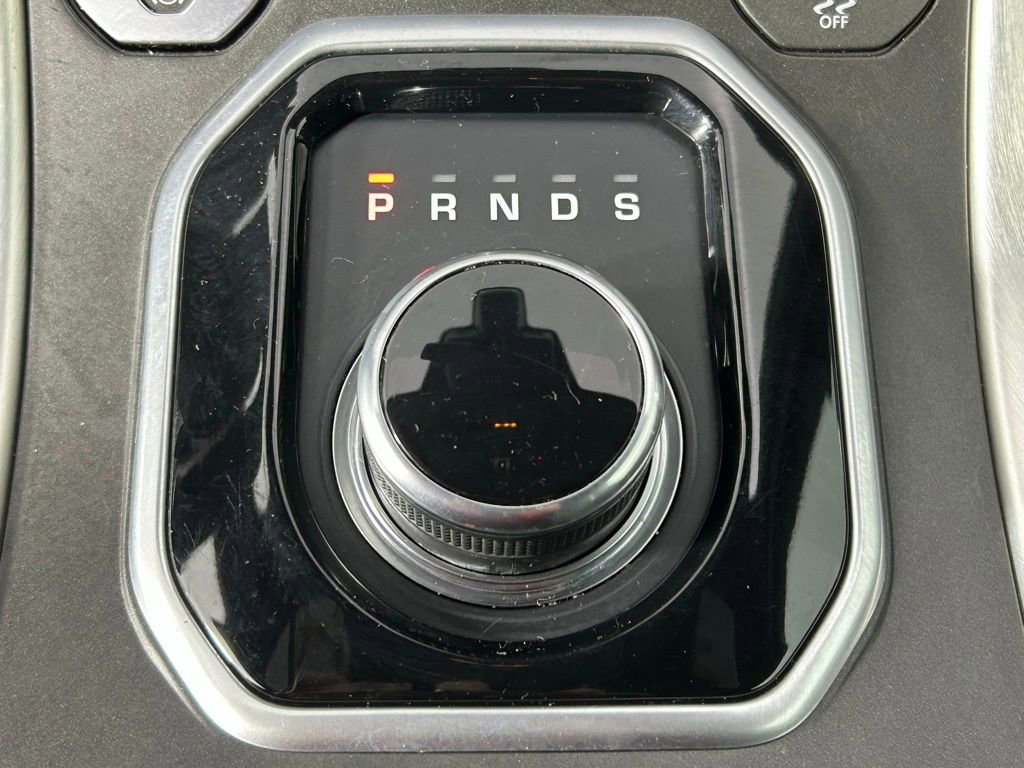 Used 2017 Land Rover Range Rover Evoque SE Premium image 24