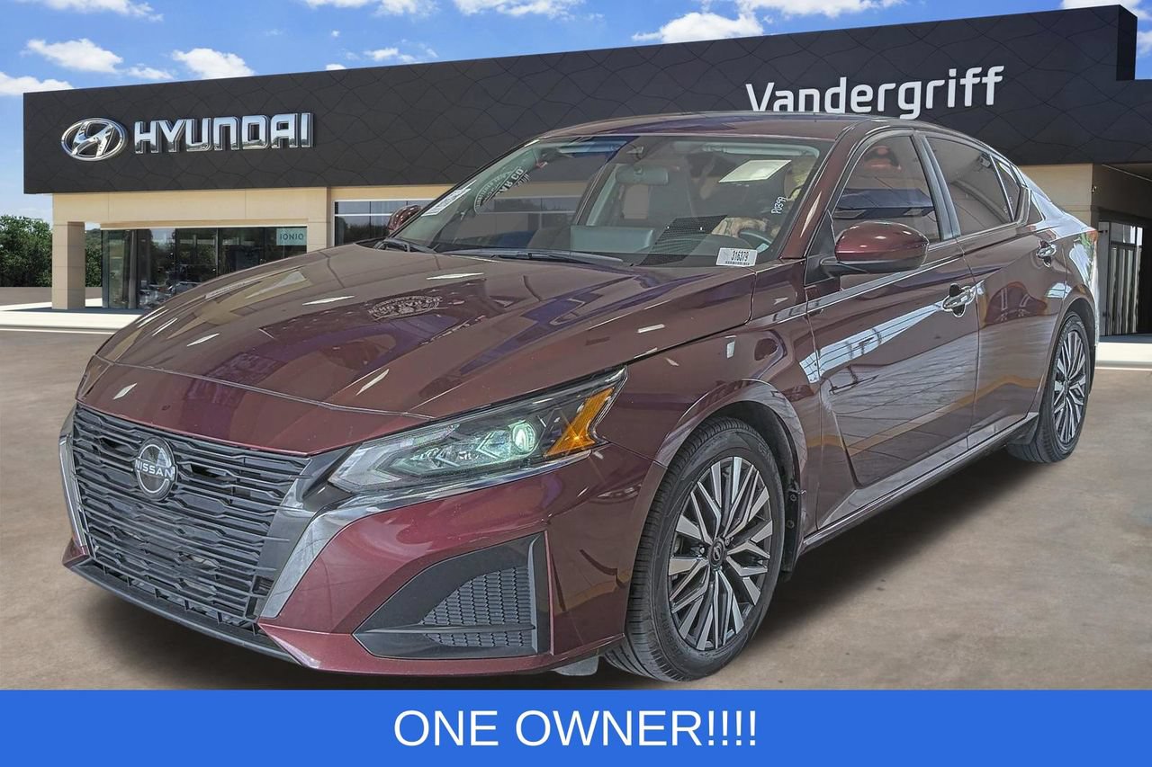 Used 2023 Nissan Altima 2.5 SV w/ SV Premium Package FWD image 1