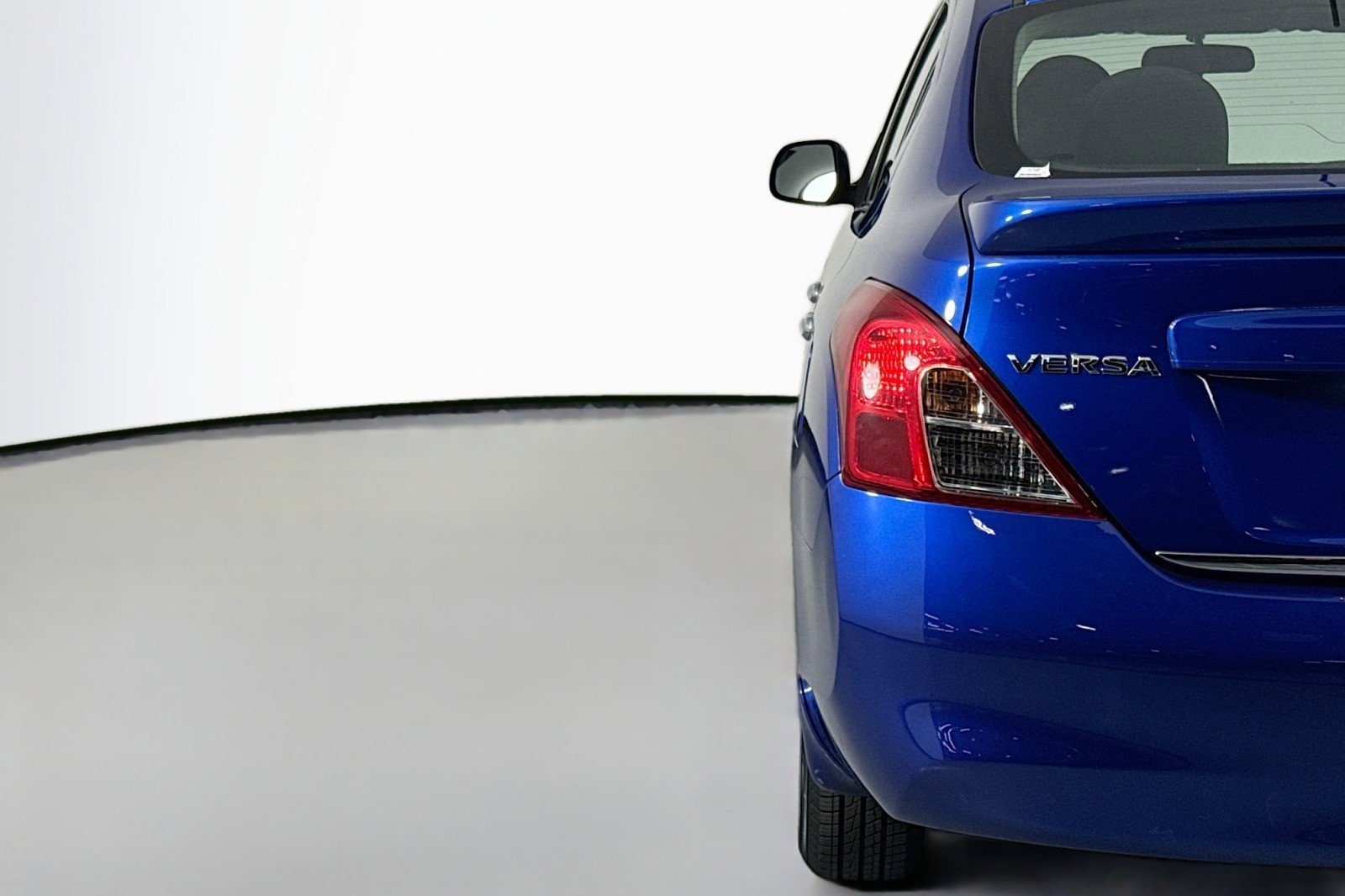 Used 2014 Nissan Versa SV w/ Convenience Package image 14