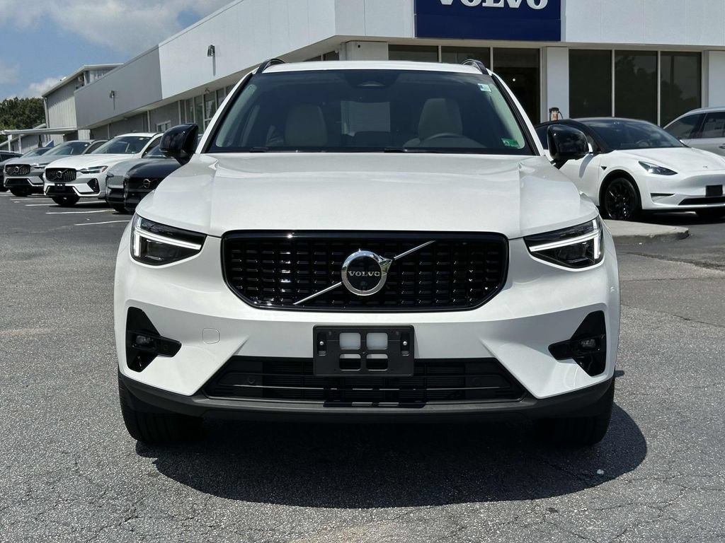 New 2026 Volvo XC40 B4 Plus w/ Protection Package Premier FWD image 23