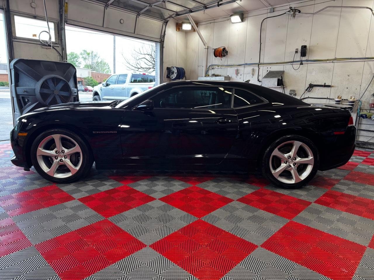Used 2015 Chevrolet Camaro SS image 4