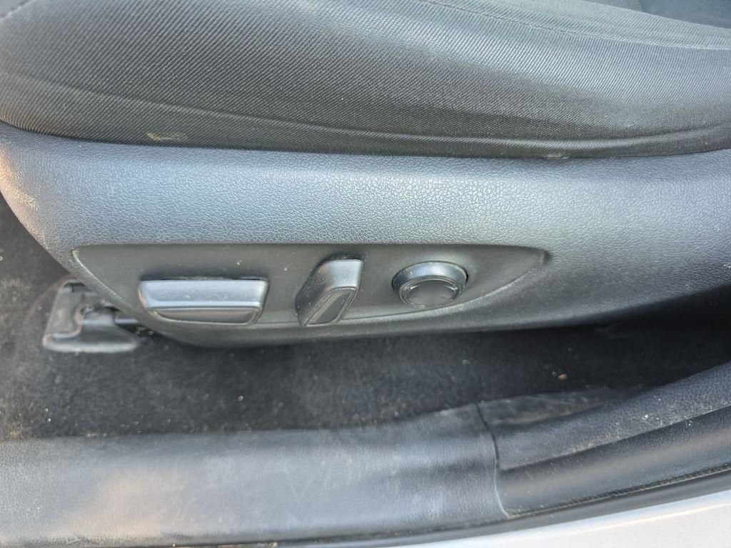 Used 2021 Toyota RAV4 XLE AWD/4WD image 22