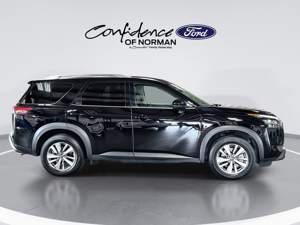 Used 2025 Nissan Pathfinder SL image 10
