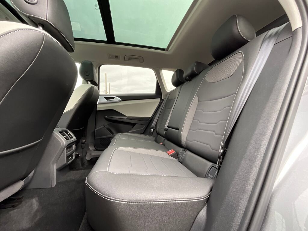 New 2025 Volkswagen Taos SE image 13