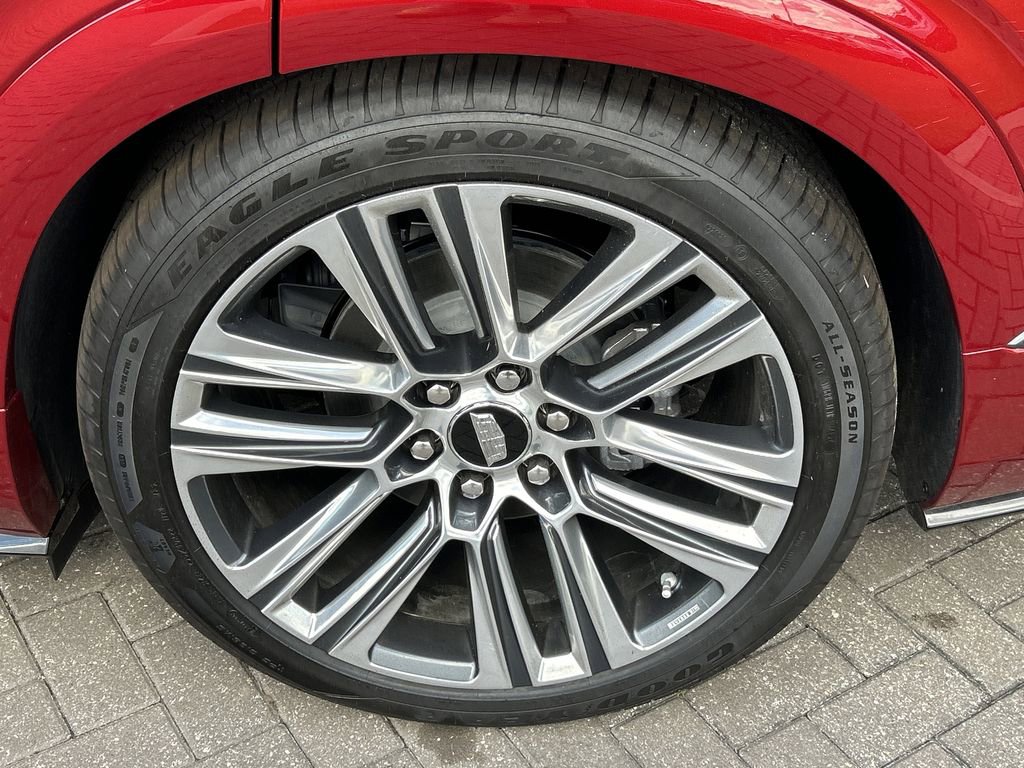 New 2026 Cadillac Vistiq Platinum image 28