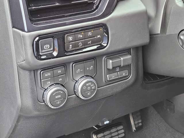 New 2026 GMC Yukon XL AT4 Ultimate AWD/4WD image 27