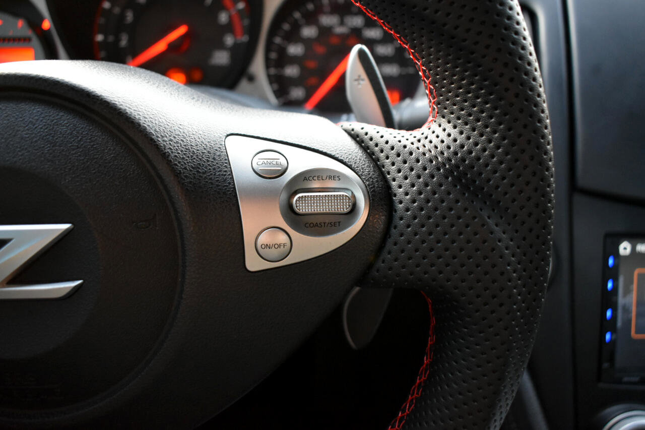 Used 2015 Nissan 370Z Coupe image 16