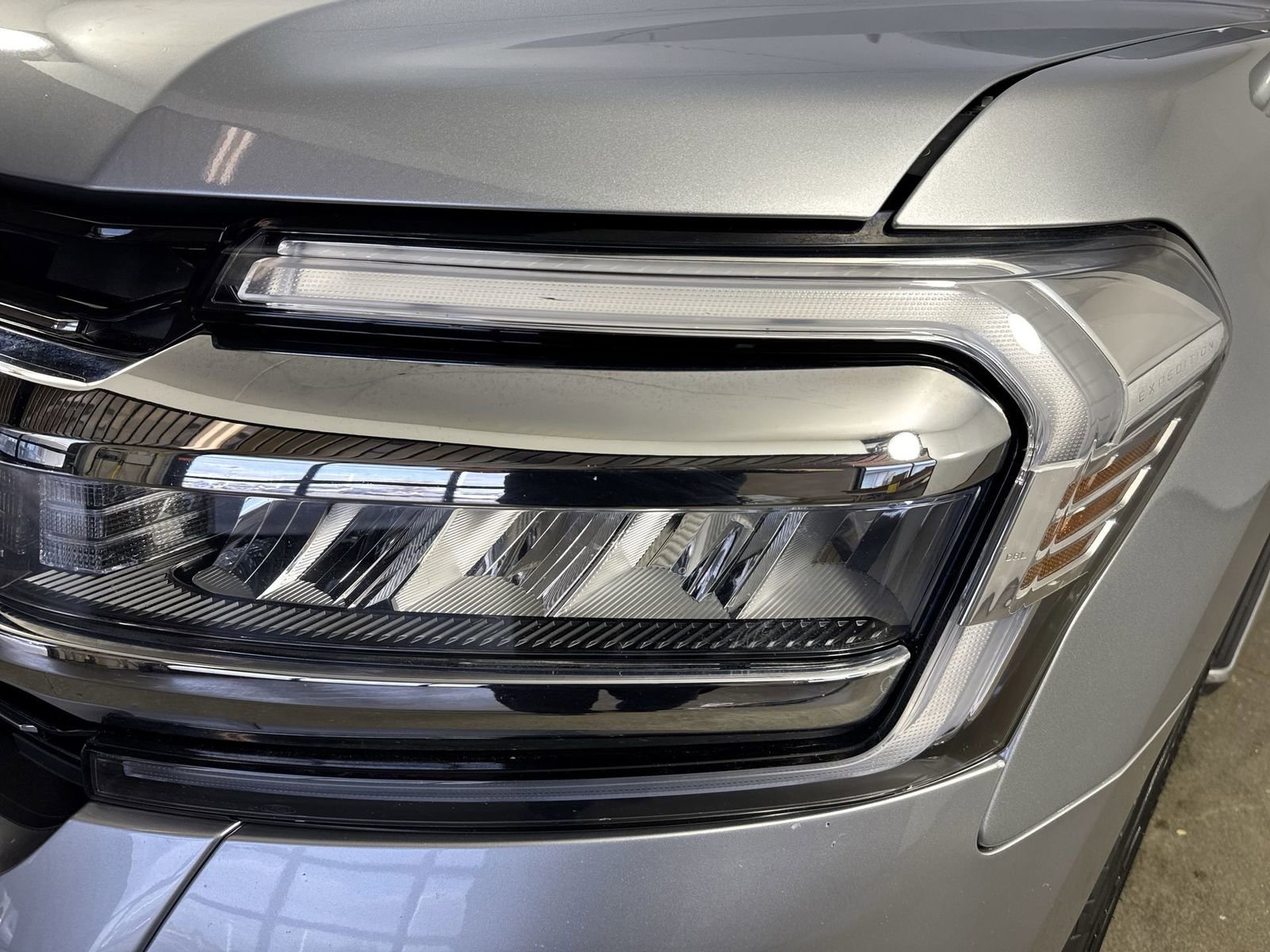 Used 2022 Ford Expedition Max Limited image 27