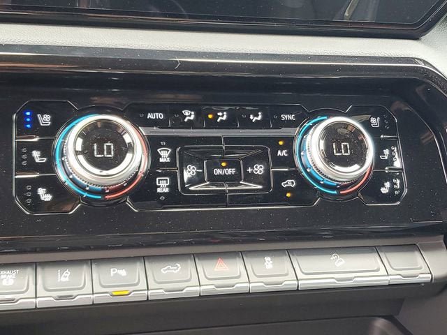 New 2026 GMC Sierra 2500 AT4 w/ AT4 Premium Plus Package AWD/4WD image 24