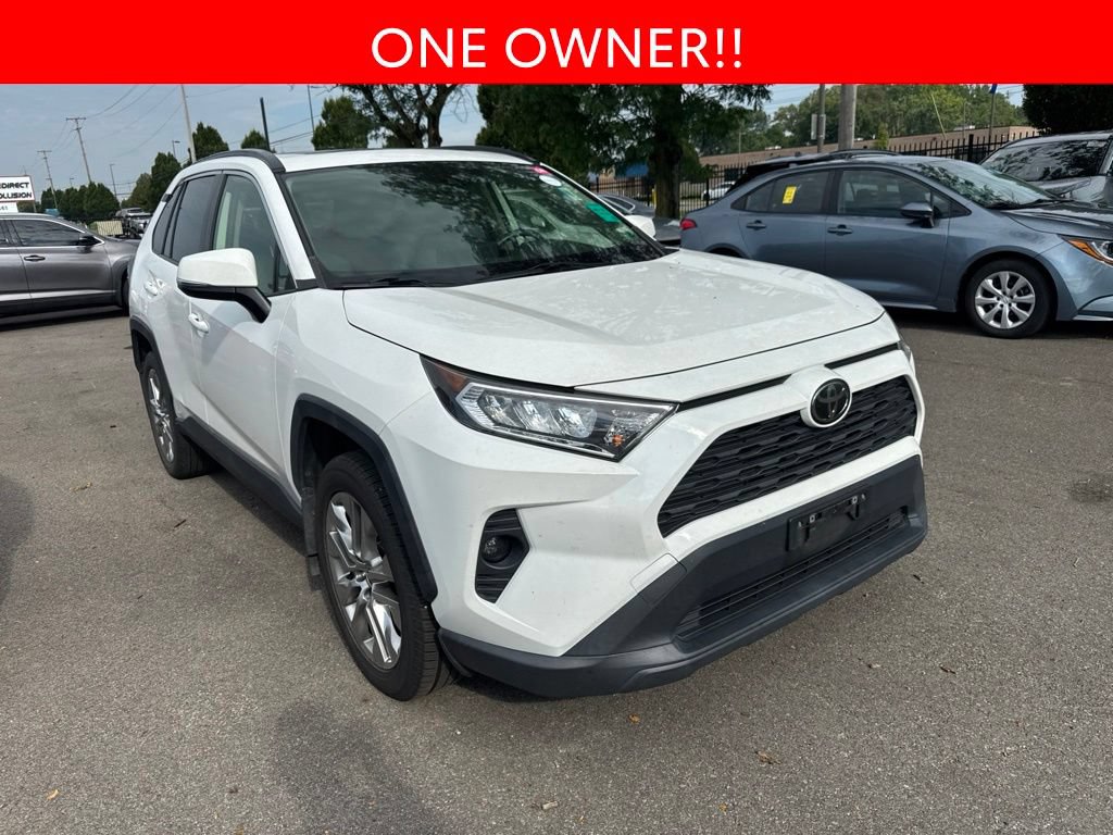 Used 2020 Toyota RAV4 XLE Premium AWD/4WD image 3