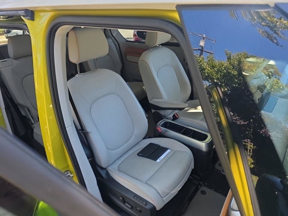 Used 2025 Volkswagen ID. Buzz 1st Edition AWD/4WD image 11