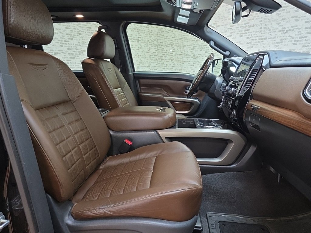 Used 2021 Nissan Titan Platinum Reserve w/ Moonroof Package image 13
