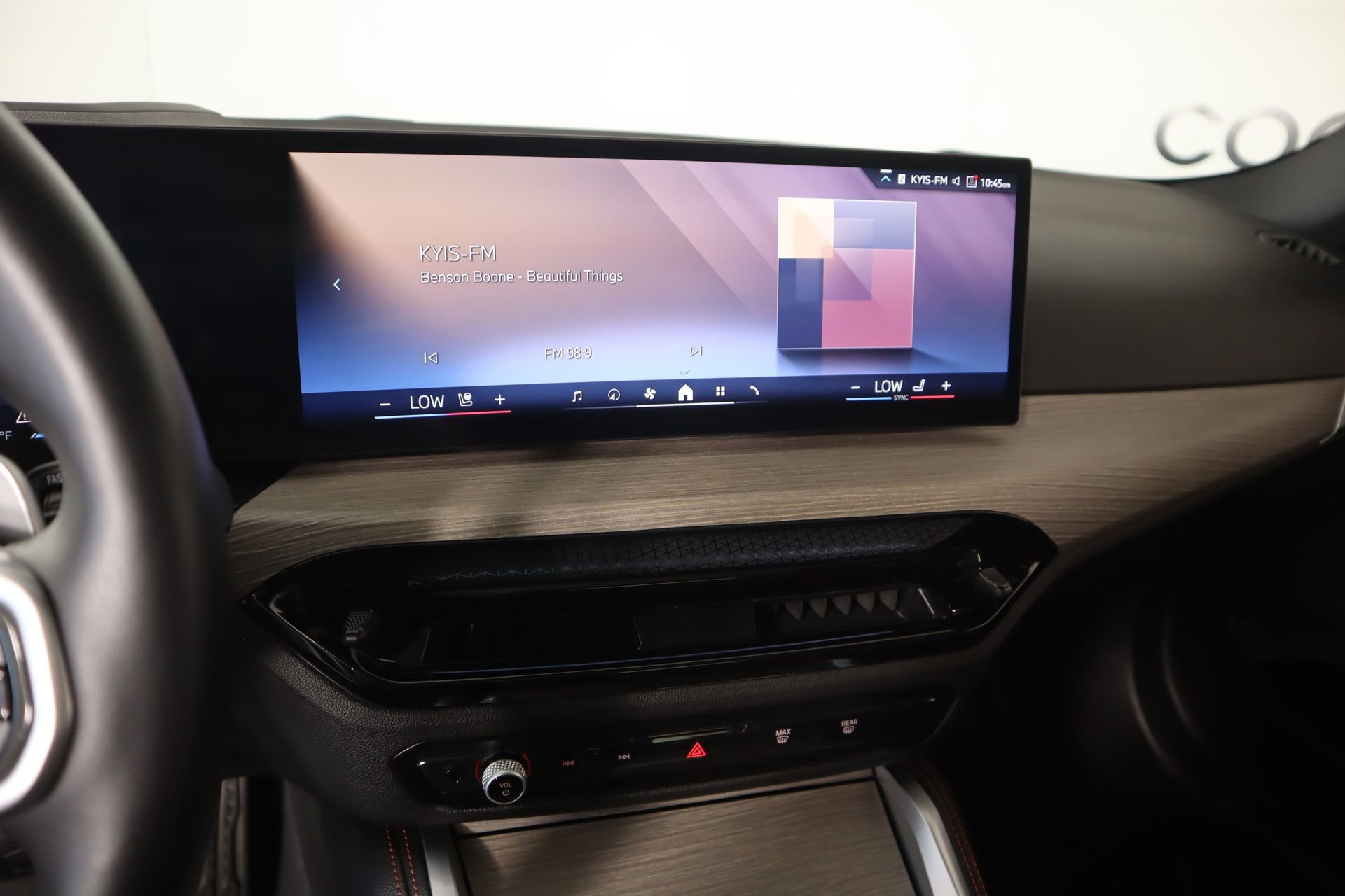 Used 2025 BMW 230i Coupe w/ M Sport Package image 5