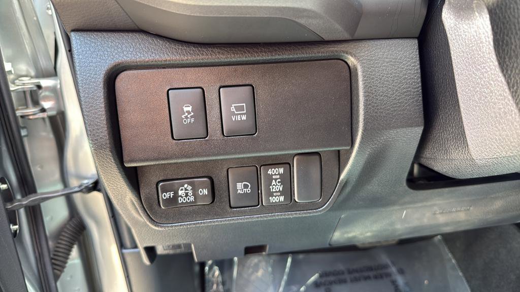 Used 2023 Toyota Tacoma TRD Sport w/ TRD Premium Sport Package AWD/4WD image 17