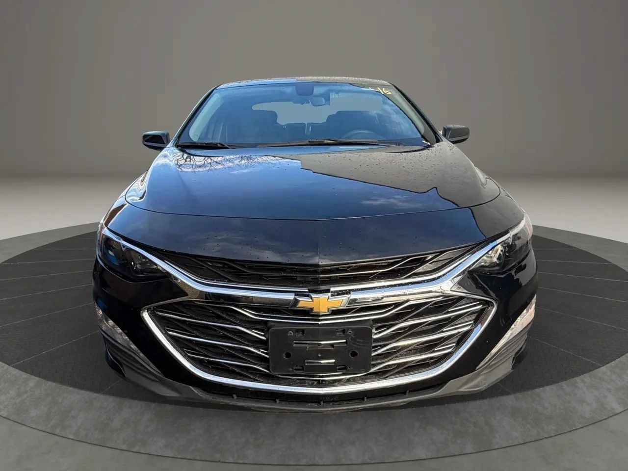 Used 2022 Chevrolet Malibu LT FWD image 2