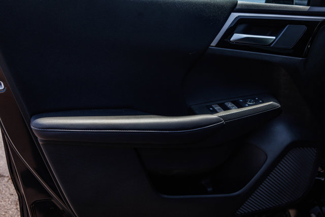 New 2025 Mitsubishi Outlander ES image 13