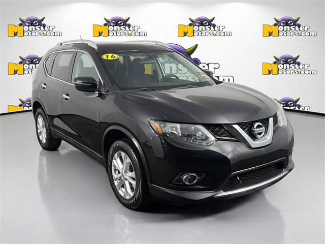 Used 2016 Nissan Rogue SV image 3
