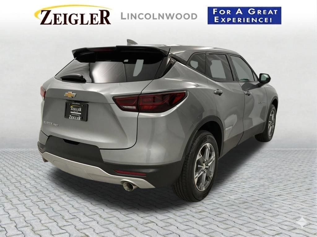 Used 2023 Chevrolet Blazer LT w/ Driver Confidence Package AWD/4WD image 9