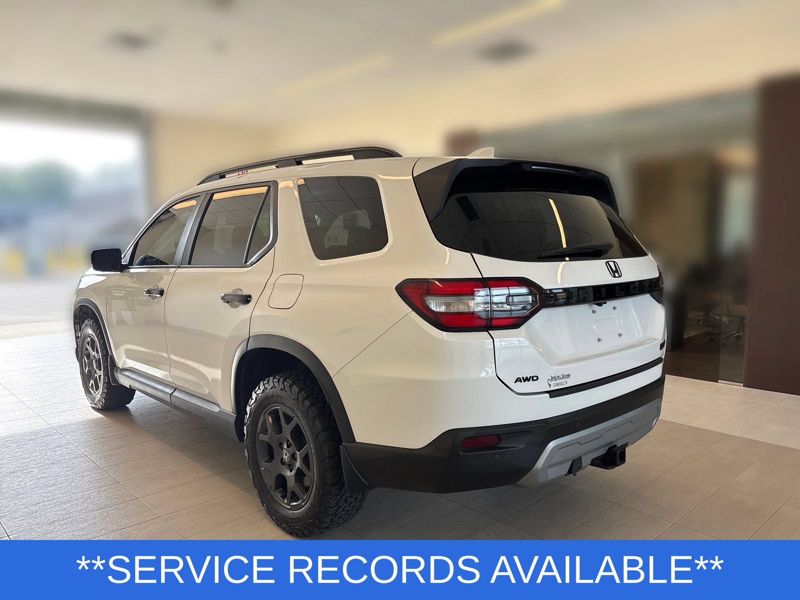 Certified 2025 Honda Pilot TrailSport image 4