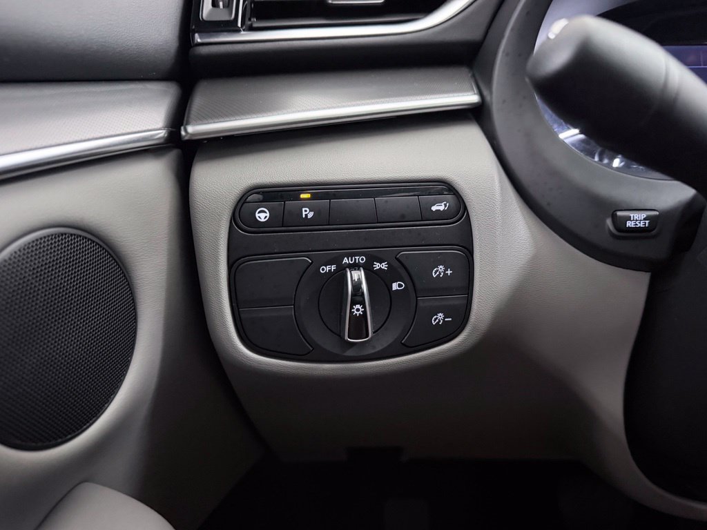 Certified 2023 INFINITI QX50 Luxe FWD image 24