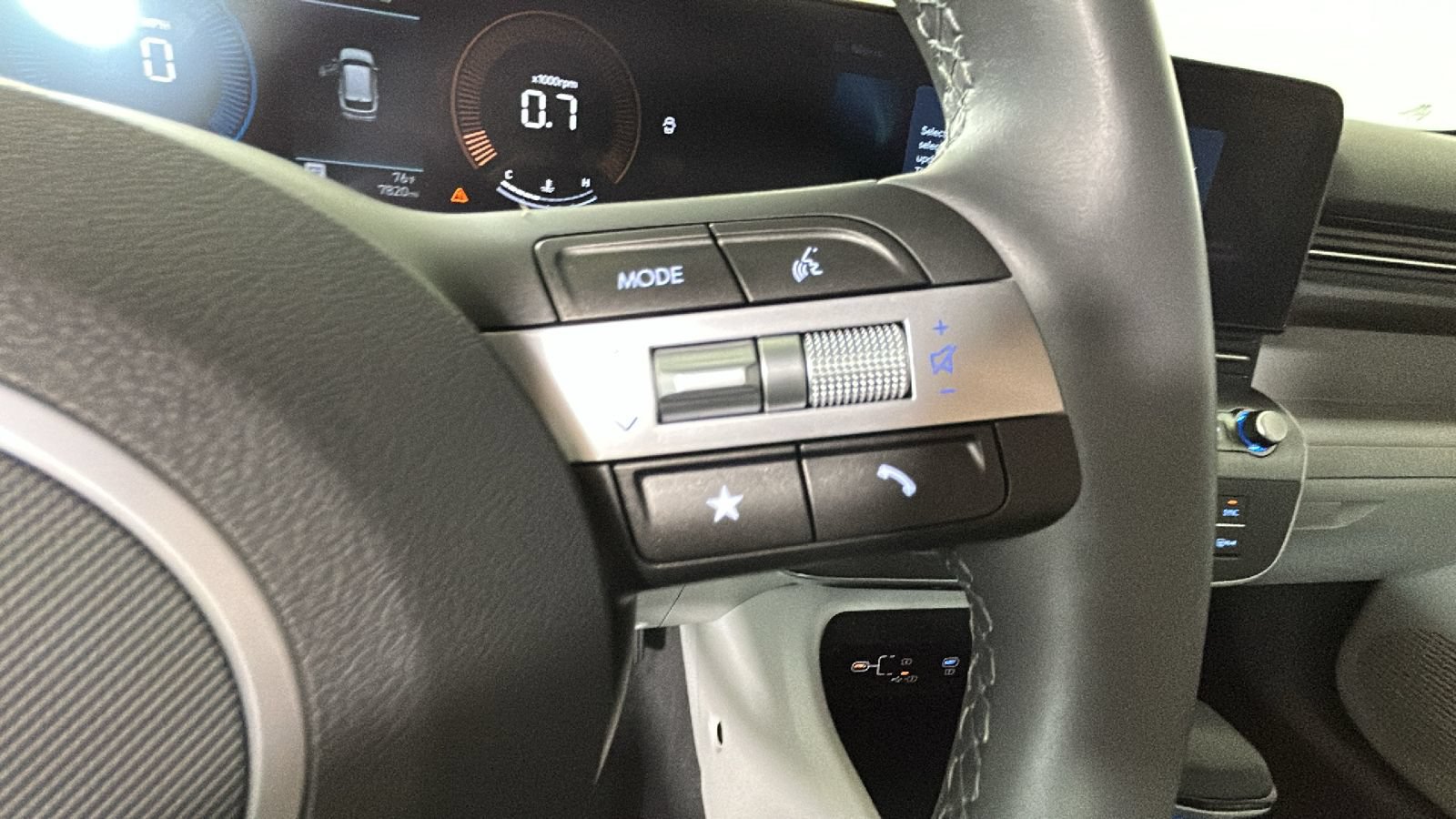 Used 2024 Hyundai Kona SEL FWD image 21