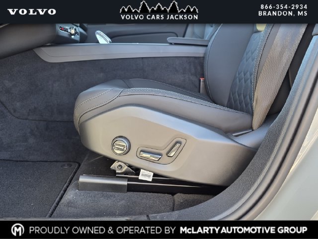 New 2026 Volvo XC60 B5 Plus w/ Climate Package AWD/4WD image 13