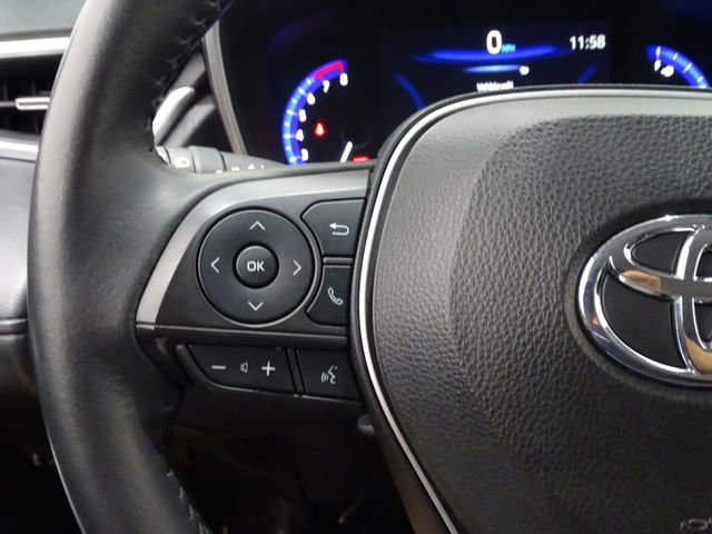 Used 2022 Toyota Corolla Cross XLE image 25