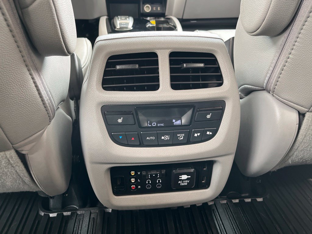 Used 2017 Honda Pilot Elite image 17