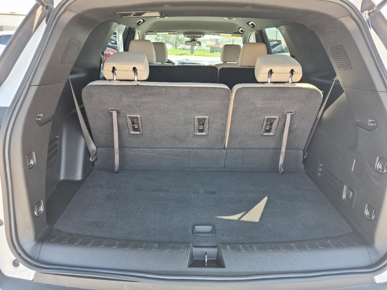 Used 2022 Chevrolet Traverse LS AWD/4WD image 10