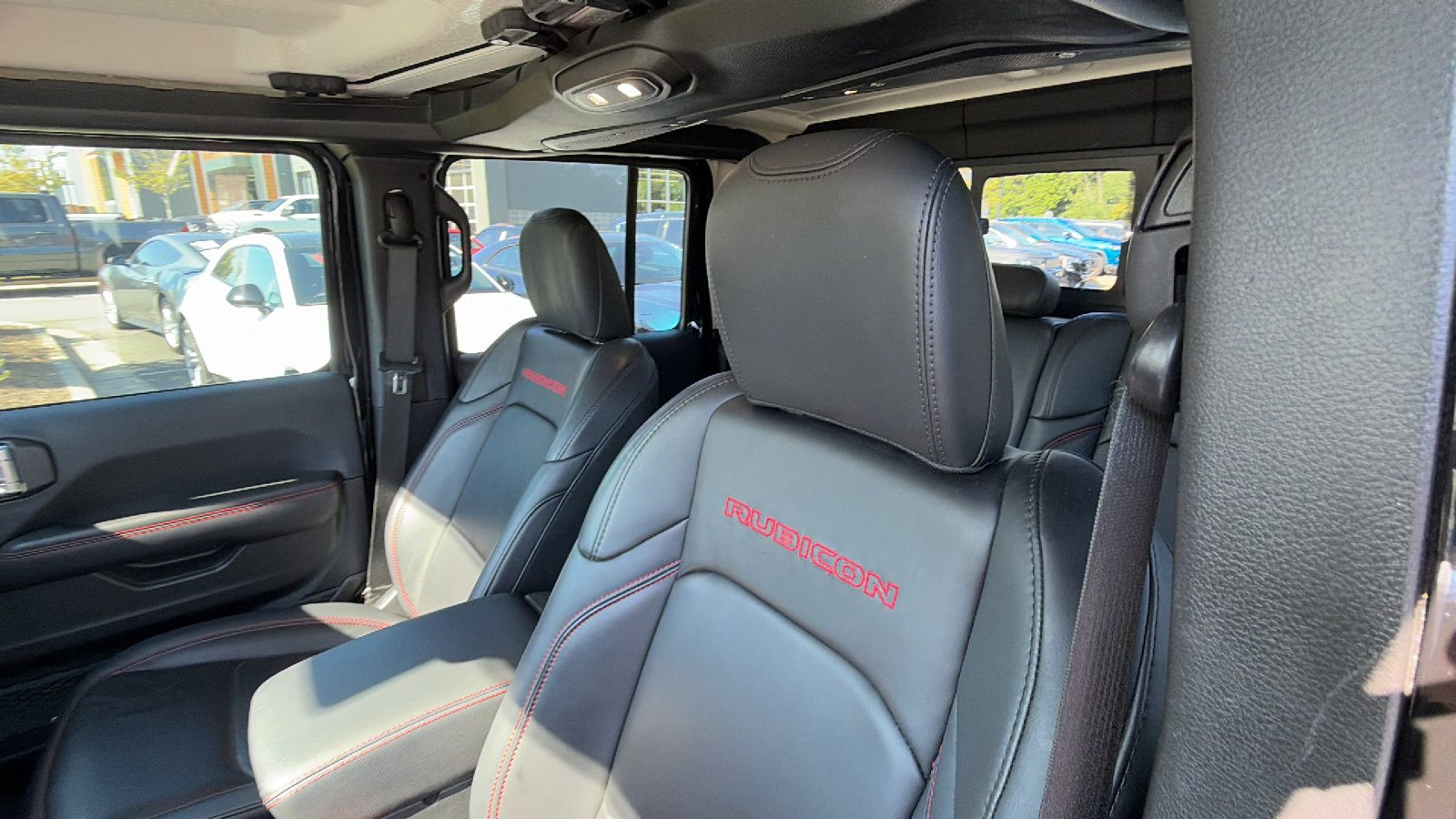 Used 2024 Jeep Gladiator Rubicon w/ Technology Group AWD/4WD image 17