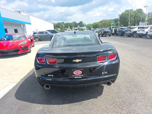 Used 2010 Chevrolet Camaro SS RWD image 3