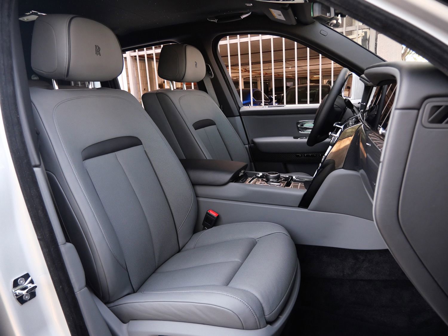 Certified 2026 Rolls-Royce Cullinan Black Badge AWD/4WD image 31