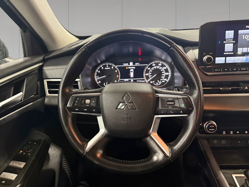 Used 2024 Mitsubishi Outlander SE Black Edition image 12