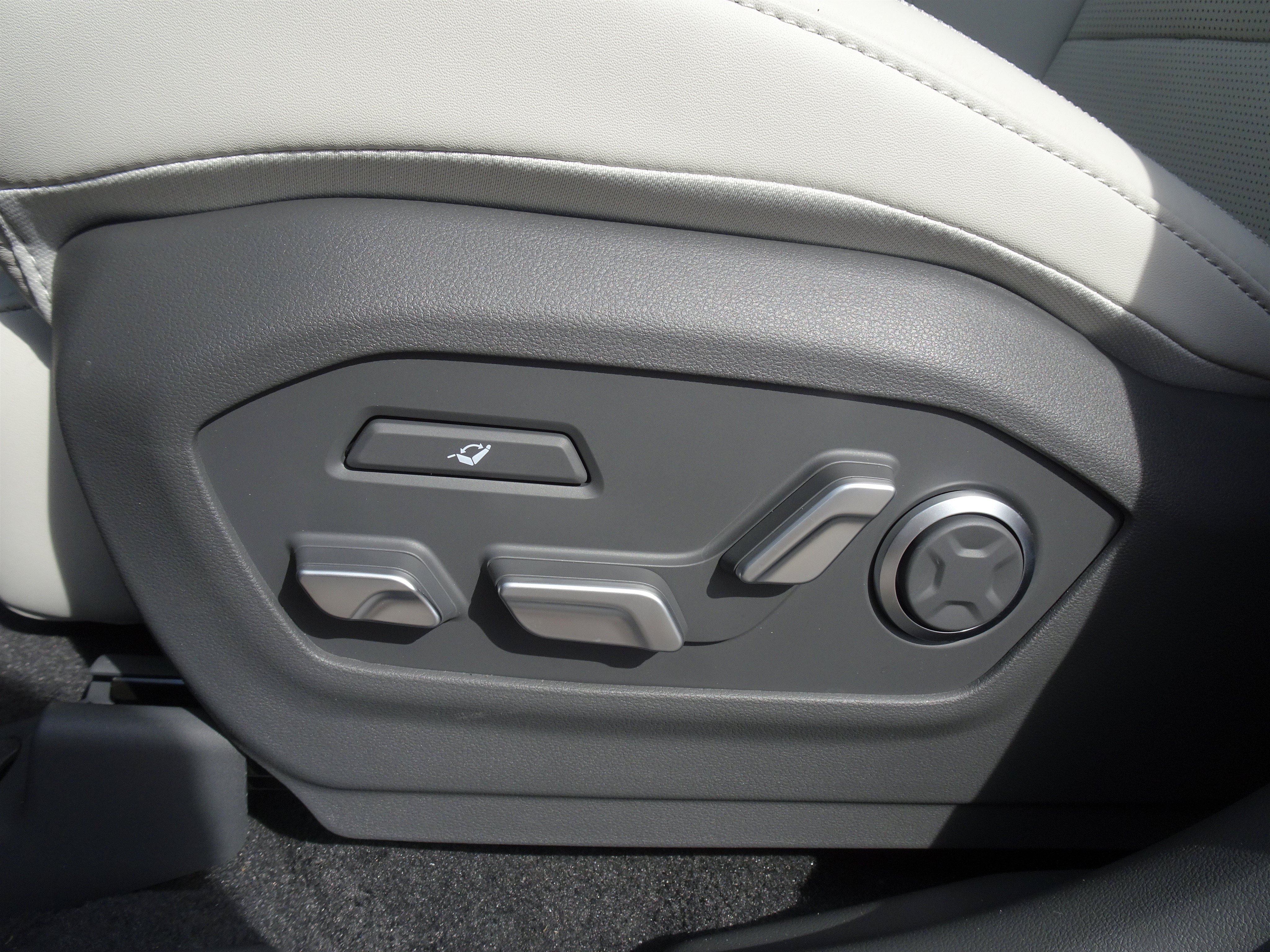 New 2026 Hyundai Santa Fe Calligraphy AWD/4WD image 10