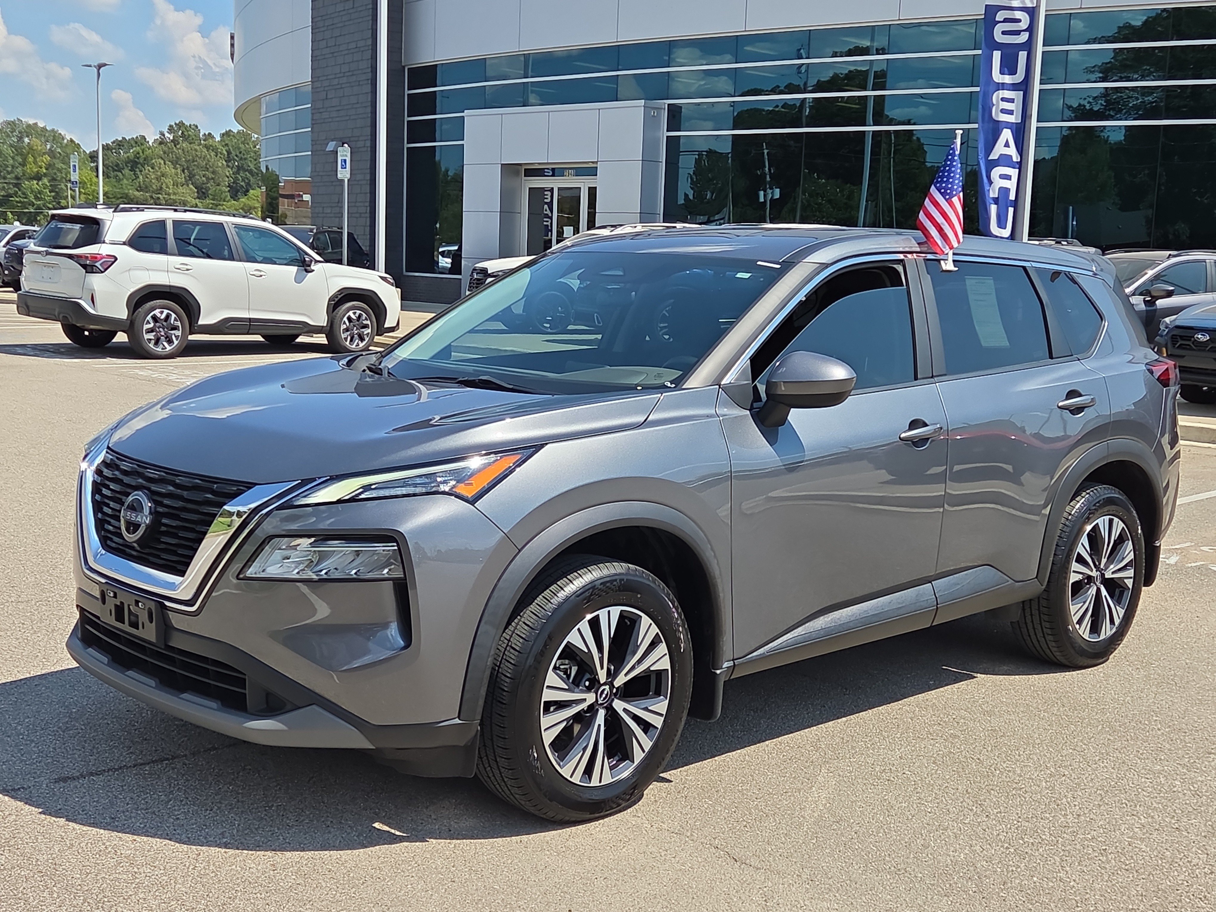 Used 2023 Nissan Rogue SV FWD image 7