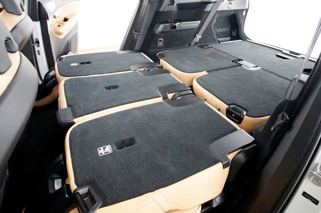 Certified 2023 Volvo XC90 B6 Ultimate w/ Protection Package Premier image 36