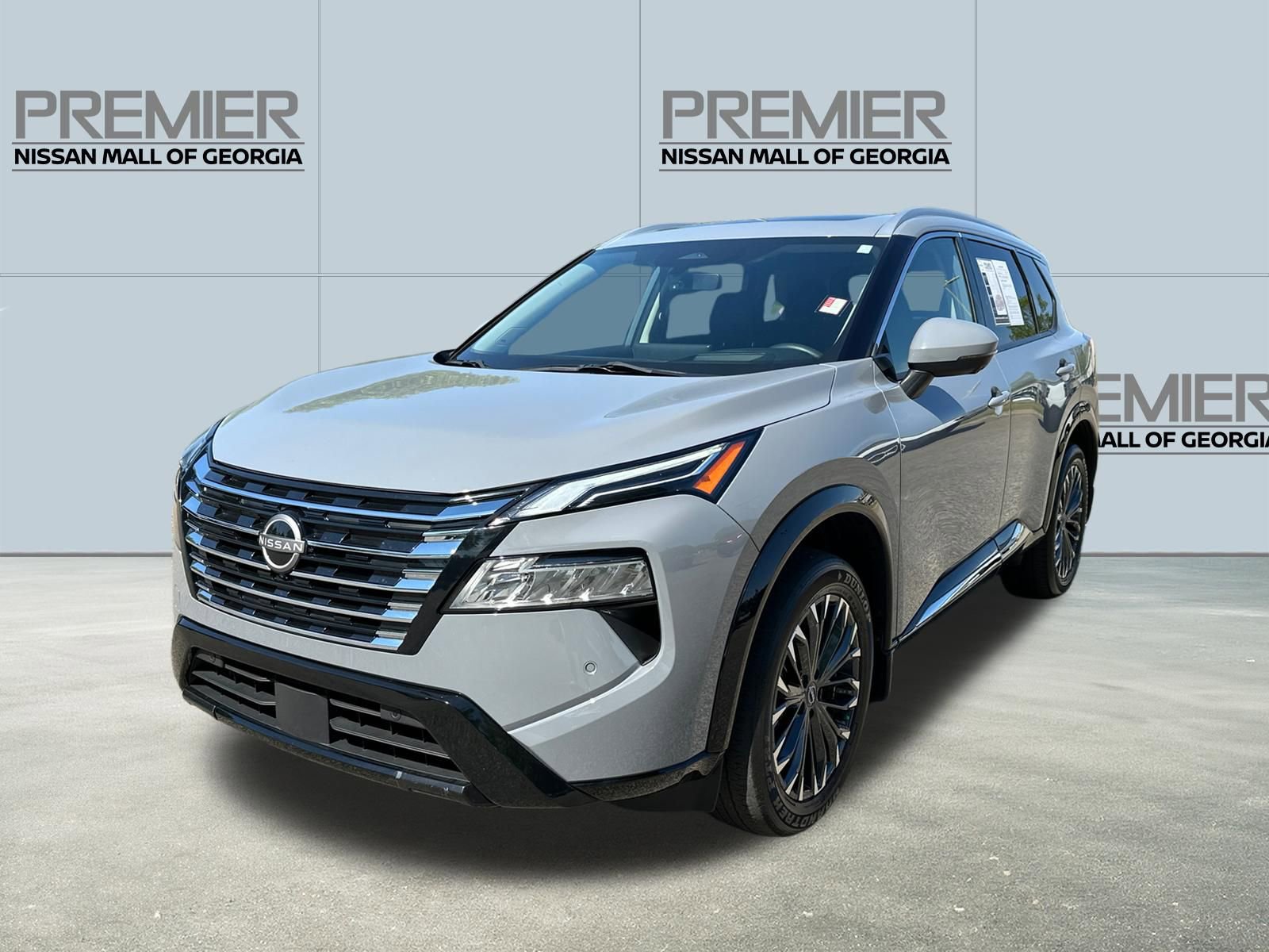 Used 2024 Nissan Rogue Platinum w/ Platinum Premium Package image 1