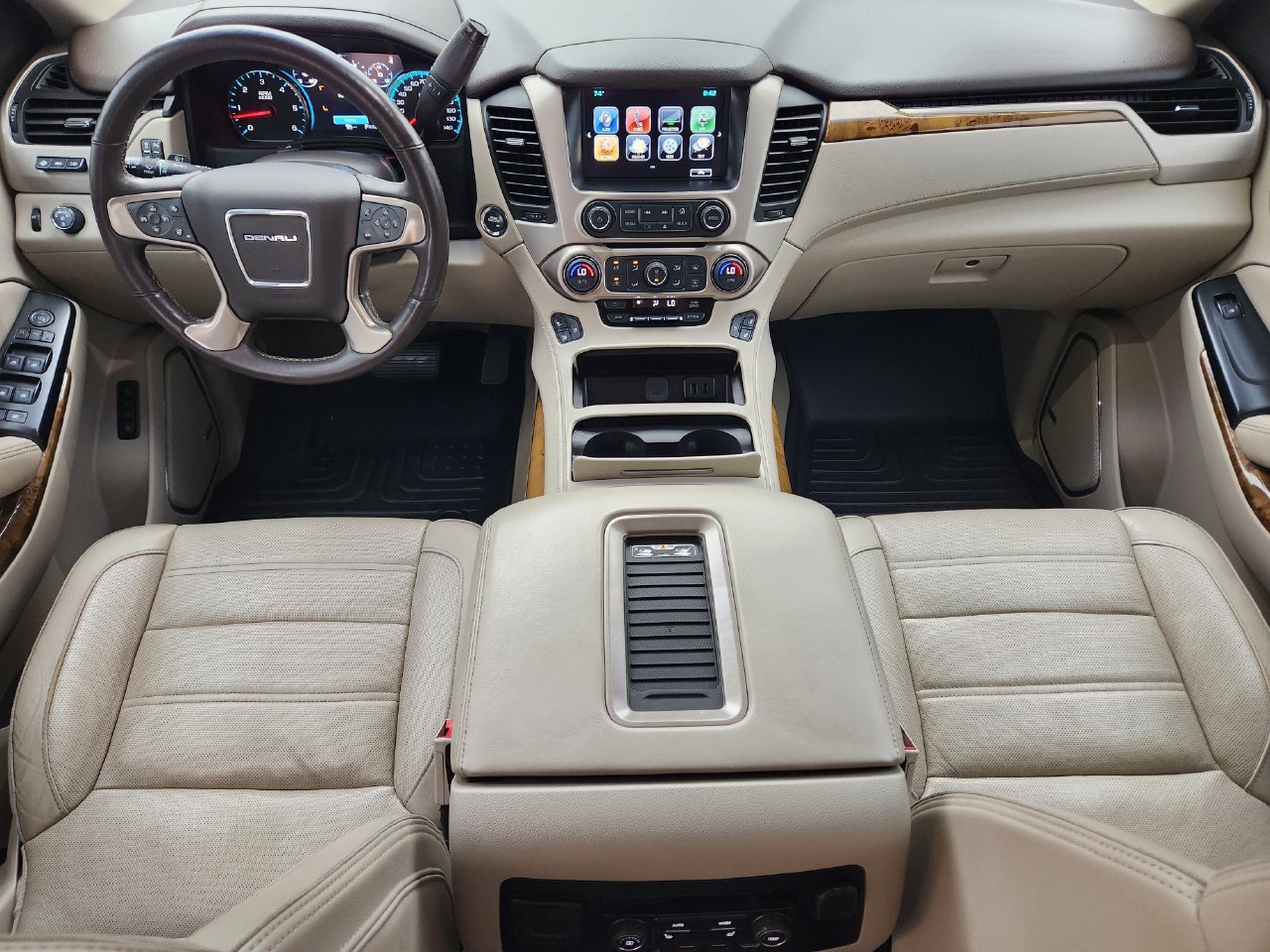 Used 2017 GMC Yukon Denali w/ Open Road Package AWD/4WD image 25