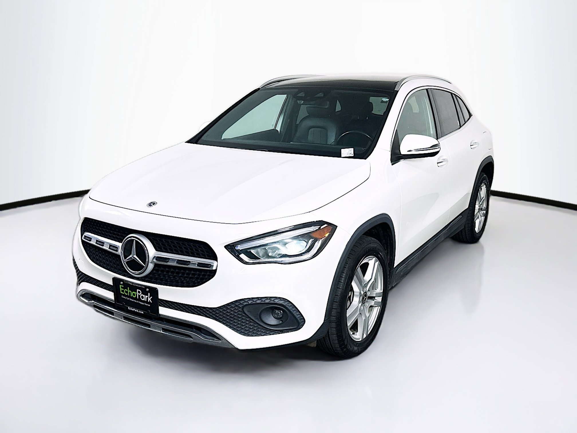Used 2023 Mercedes-Benz GLA 250 4MATIC w/ Premium Package image 3