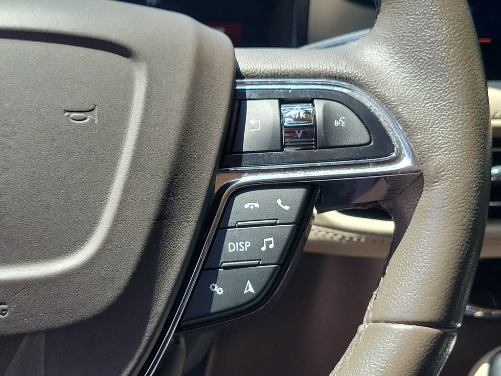 Used 2023 Lincoln Nautilus FWD w/ Premium Package image 23