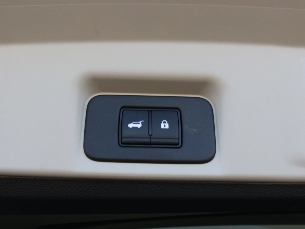 Used 2024 Nissan Ariya AWD image 37