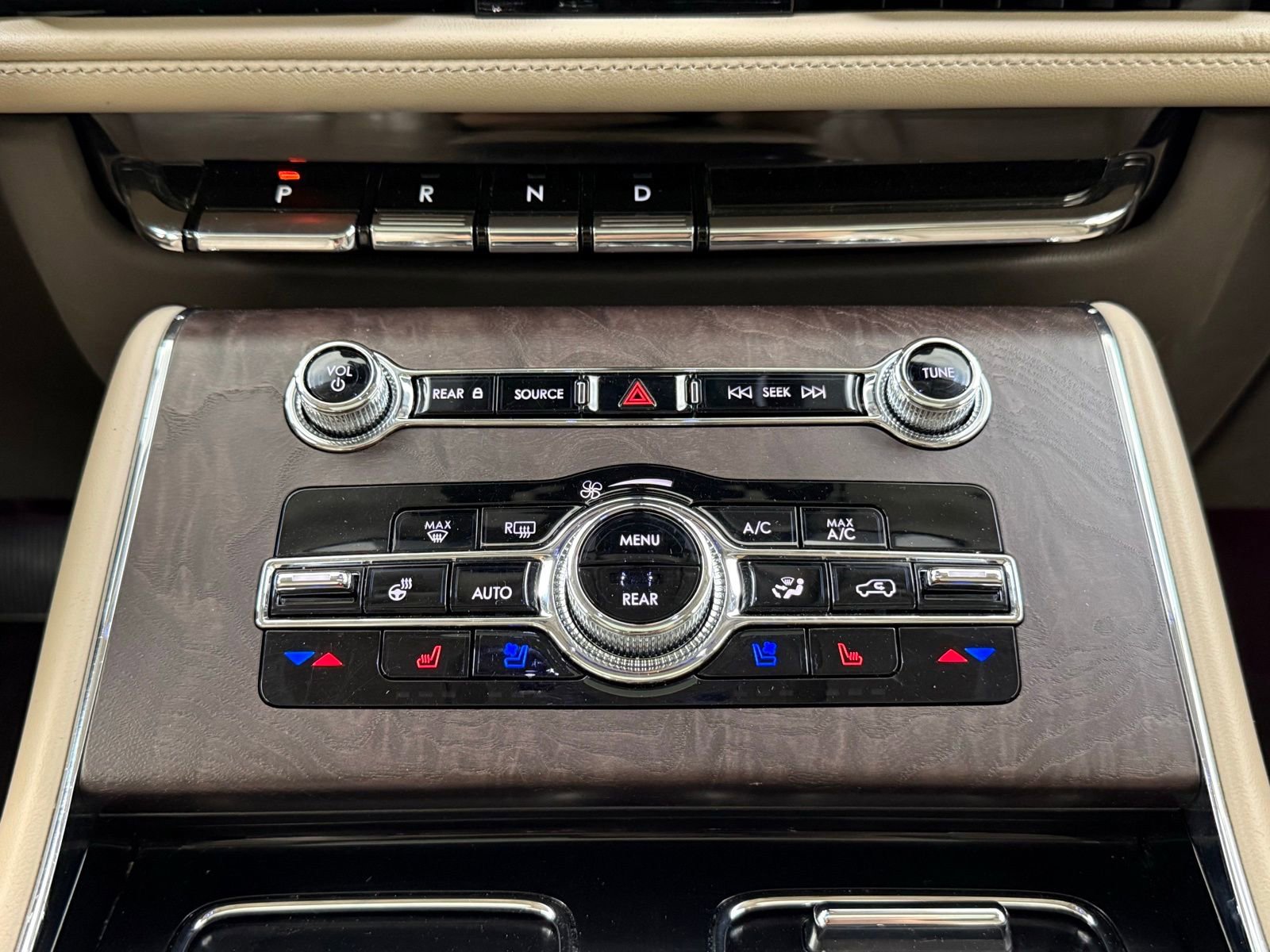 Used 2023 Lincoln Aviator Reserve w/ Equipment Group 201A image 28