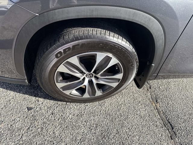 Used 2023 Toyota Highlander XLE image 15