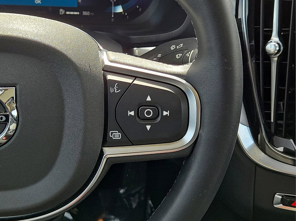 Used 2024 Volvo S60 B5 Core image 20