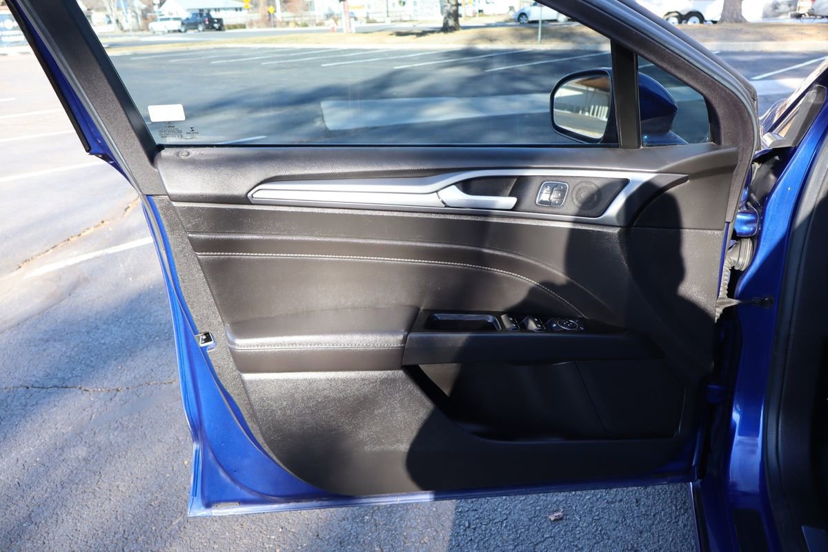 Used 2014 Ford Fusion Energi Titanium w/ Driver Assist Package image 23